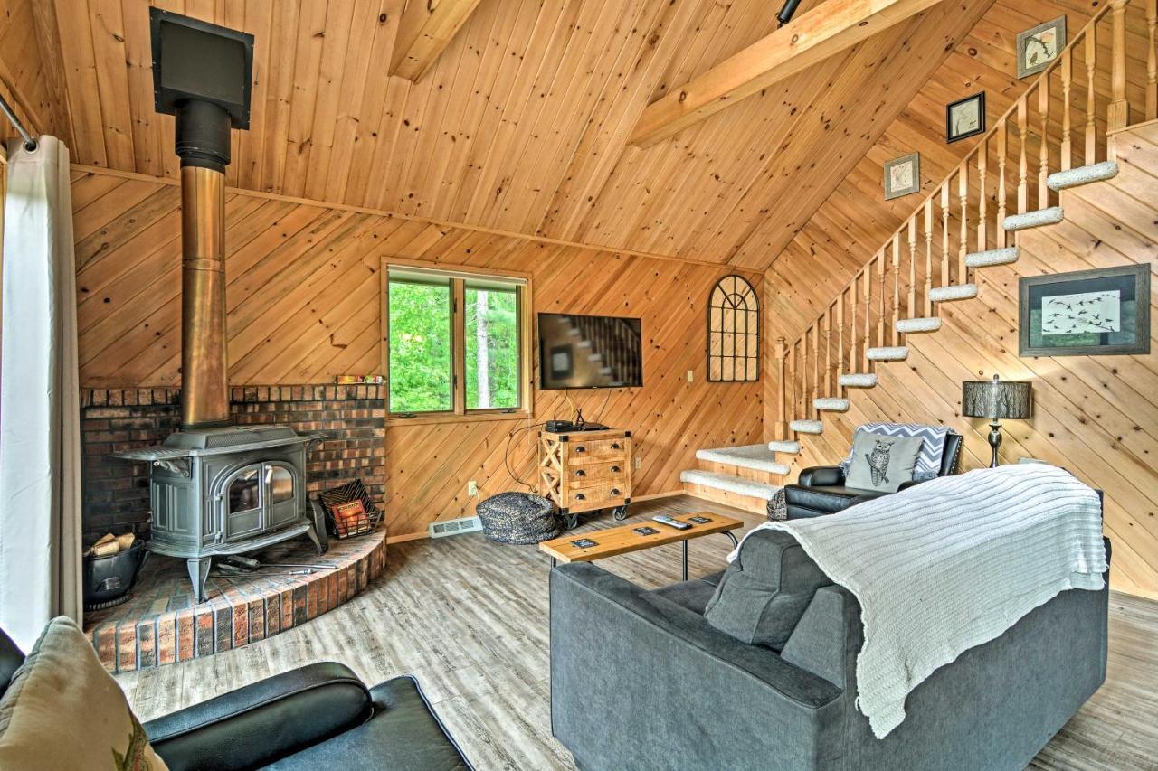 Riverfront Traverse City Cabin Fish, Kayak And Tube المظهر الخارجي الصورة