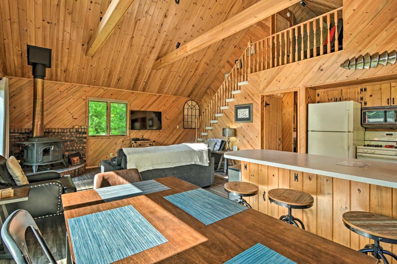 Riverfront Traverse City Cabin Fish, Kayak And Tube المظهر الخارجي الصورة