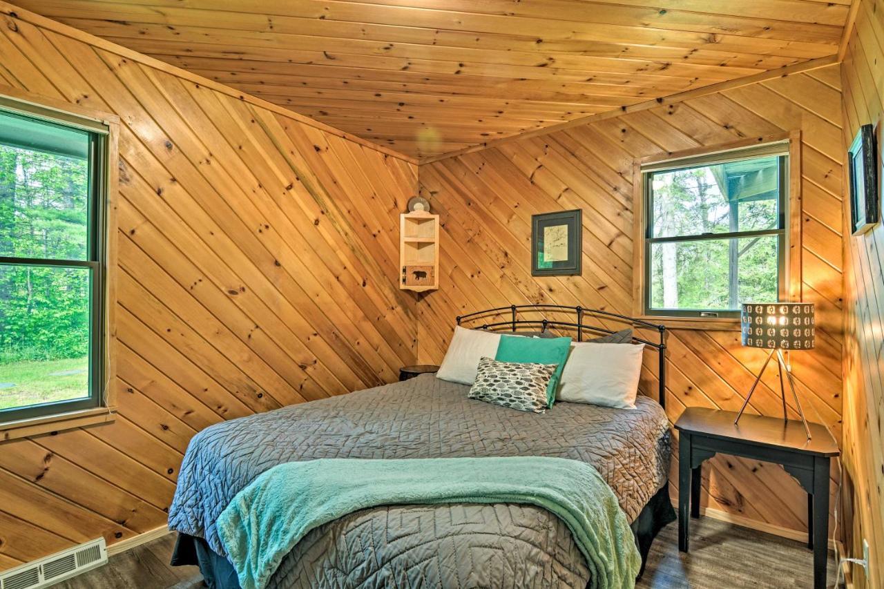 Riverfront Traverse City Cabin Fish, Kayak And Tube المظهر الخارجي الصورة